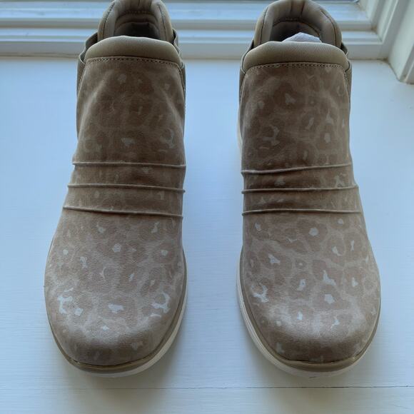 Ryka Water Repellent Wedgie Ankle Boots Niah Animal Tan Womens 7 M - Picture 12 of 12